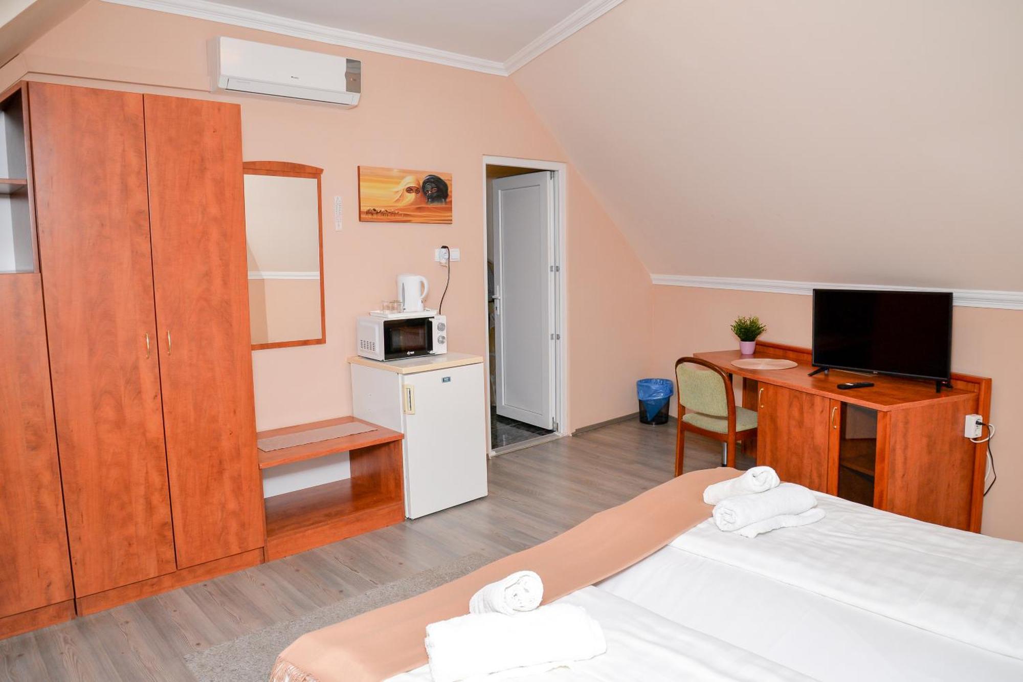 Bed and Breakfast Major Panzio Es Etterem Hajdúszoboszló Exteriér fotografie