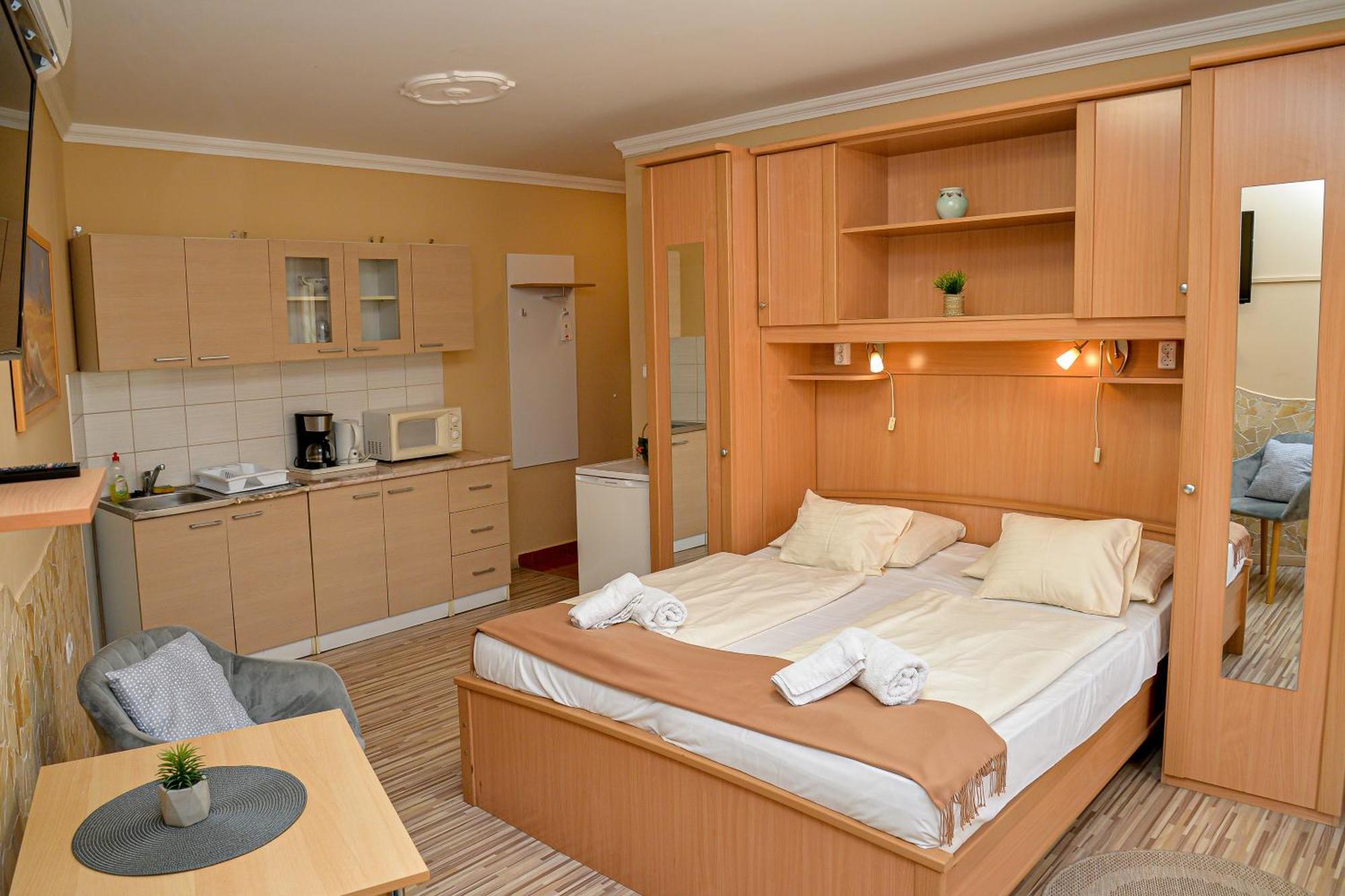 Bed and Breakfast Major Panzio Es Etterem Hajdúszoboszló Exteriér fotografie