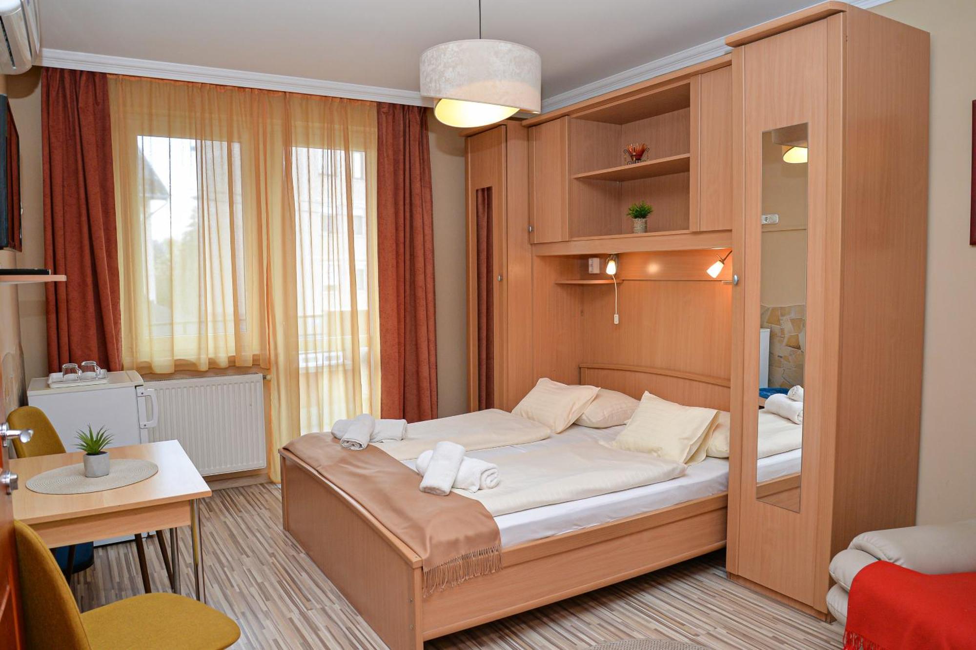 Bed and Breakfast Major Panzio Es Etterem Hajdúszoboszló Exteriér fotografie